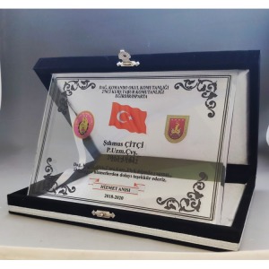 Kadife Kutulu Kristal Plaket